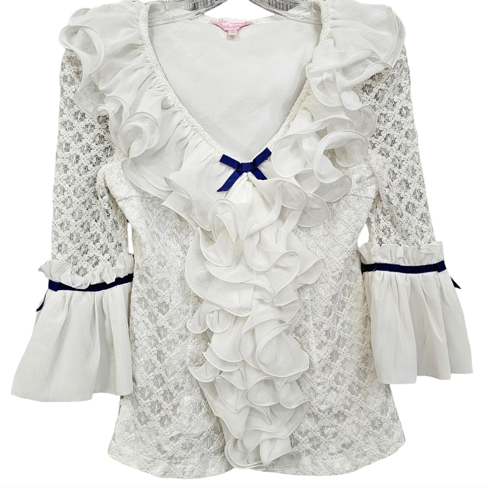Dabuwawa Ivory White Lace 3/4 Ruffled Sleeve V Neck Ruffled Blouse